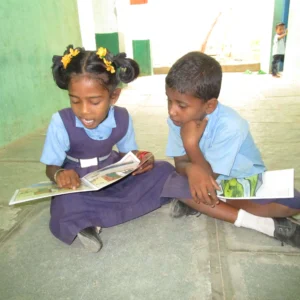 school-children-reading